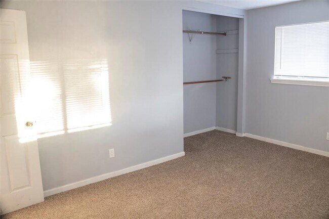 Building Photo - 509 Stimpson St