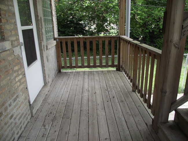 Porch - 3302 W Fulton Blvd