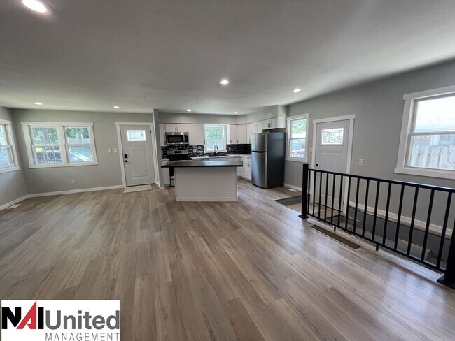 Building Photo - Three bed, one and a half bath home for rent