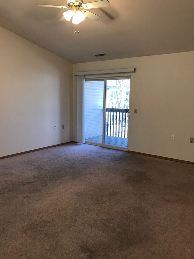 1248 Winston Dr Unit 4, Edgerton, WI 53534 Apartments in Edgerton, WI