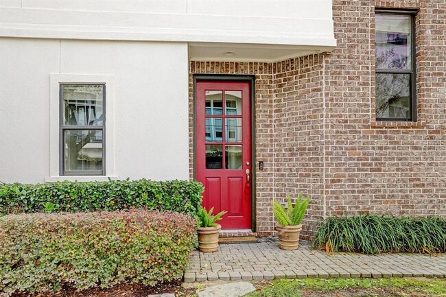 Building Photo - 2226 Hilshire Lake Dr