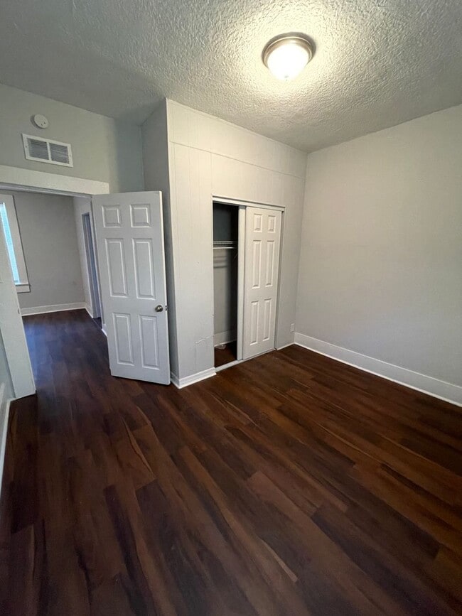 Building Photo - Renovated 3/2 Single Family Home Available...