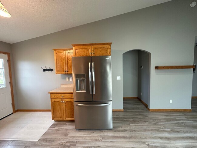 Foto del edificio - 3 Bedroom, 2 Bathroom Home in West Fargo - $1895