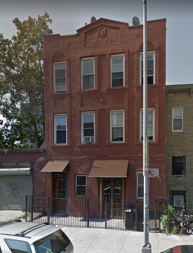 Foto del edificio - 232 Tompkins Ave