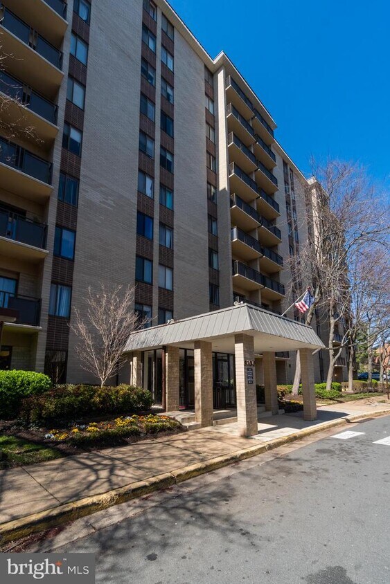 3100 S Manchester St Unit 507, Falls Church, VA 22044 Room for Rent