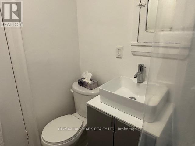 Building Photo - 8 Page St