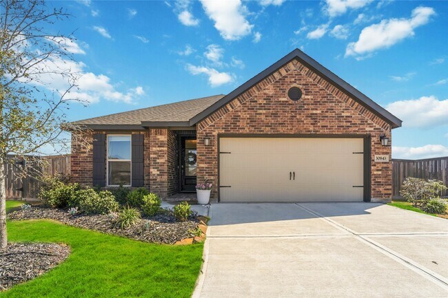 Building Photo - 30843 Boxwood Dr