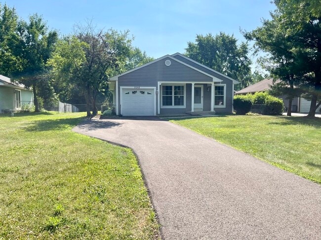 Building Photo - 2048 Navarone Dr