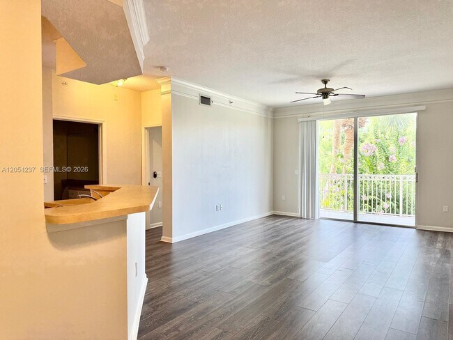 Building Photo - 9208 Myrtlewood Cir W