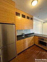 Building Photo - 98 Myrtle St