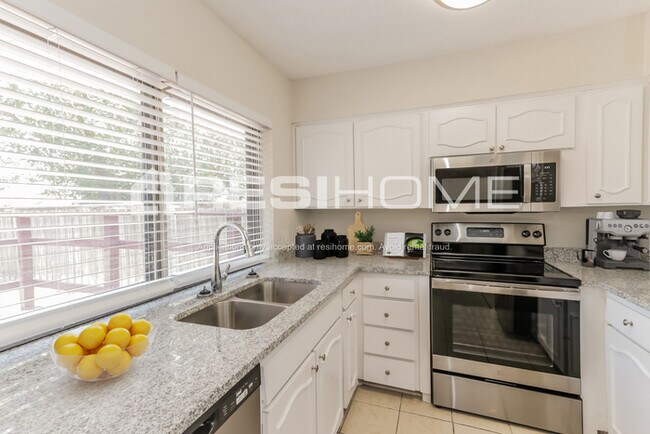 Foto del edificio - 2832 Lago Vista Loop
