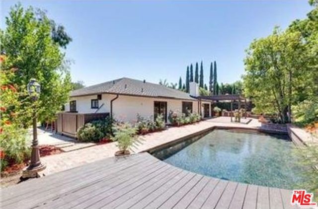 Building Photo - 2745 Casiano Rd