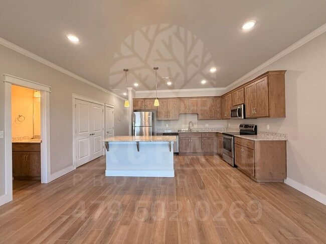 Building Photo - EP 6 | Townhome with Garage in Siloam Springs!