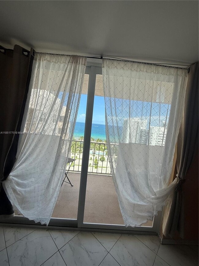 Foto del edificio - 1865 S Ocean Dr