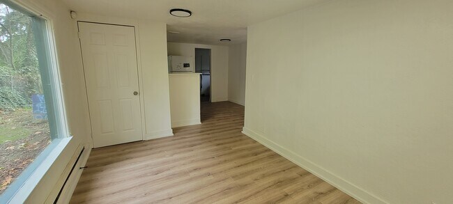 Foto del edificio - 11346 Sunnyside Ave N