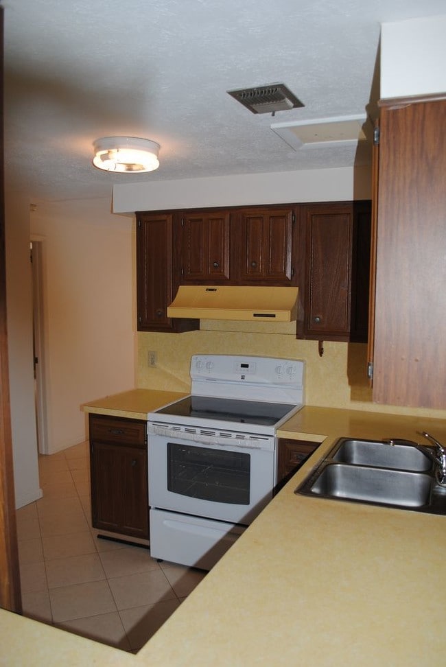 Building Photo - 4129 Huntington Forest Blvd