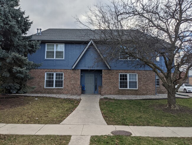 Foto del edificio - 5851 Ryewyck Dr
