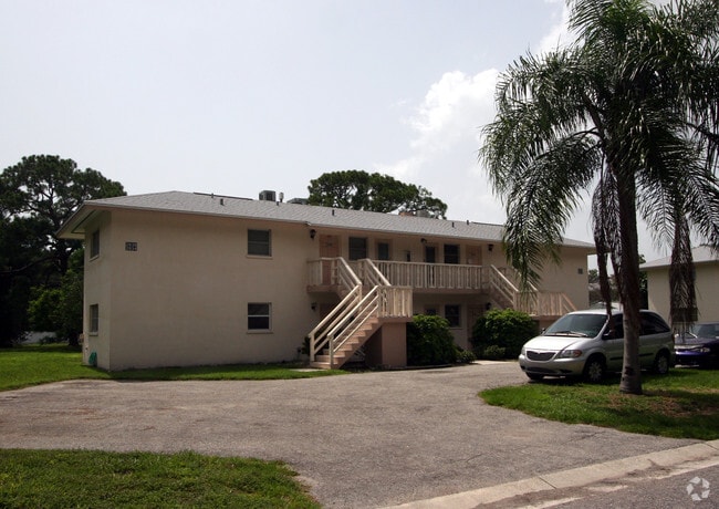 Building Photo - 2802-2812 Maiden Ln