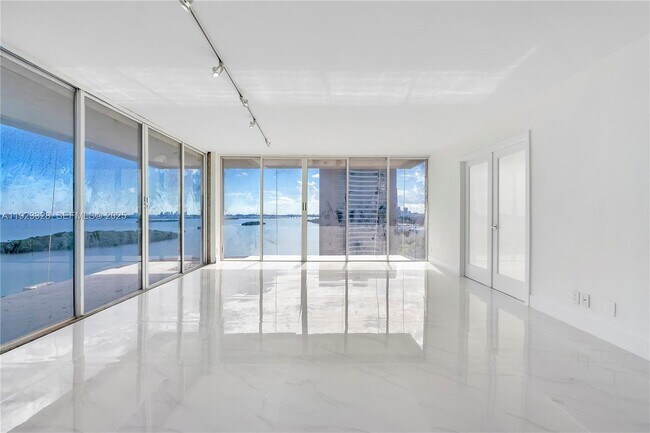 Foto del edificio - 780 NE 69th St