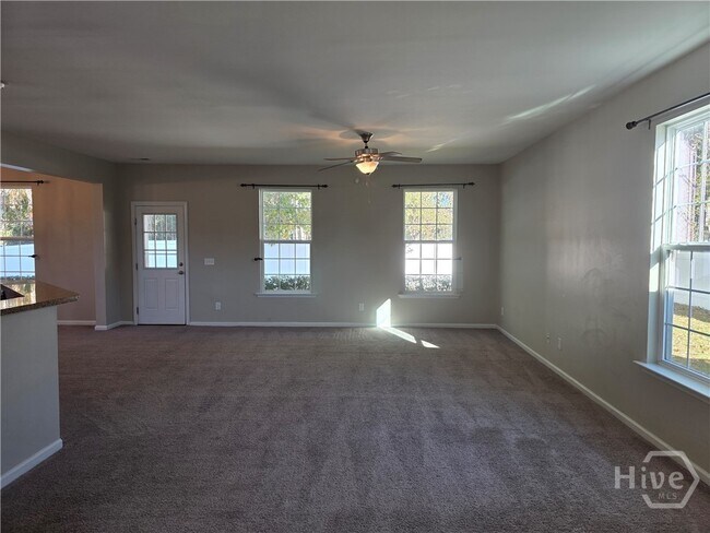 Foto del edificio - 829 Hyacinth Cir