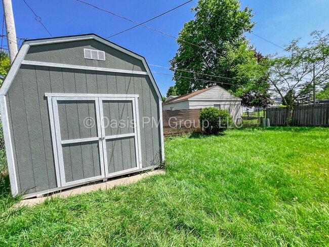Building Photo - 912 Tellega Ave