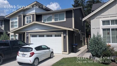 Building Photo - 65541 Skylark Dr