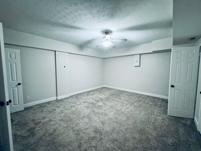 Foto del edificio - End Unit Wyndhurst Townhome