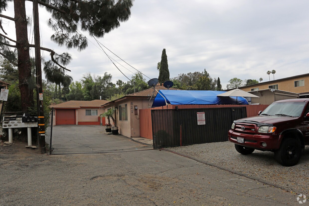 Foto del edificio - 821 Sinkler Way