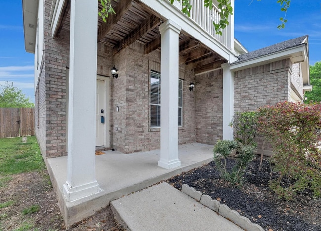 Building Photo - 13605 Lyndon B Johnson St