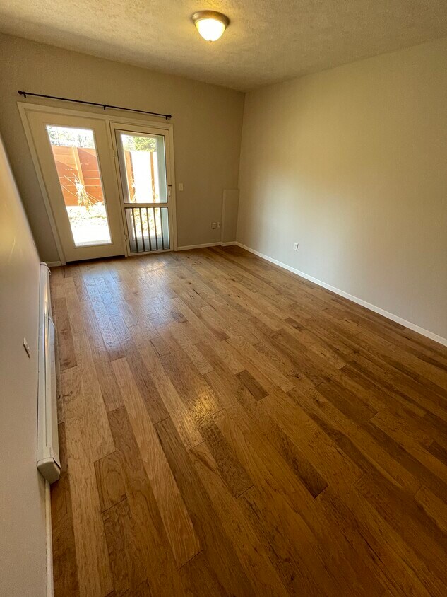Foto principal - 425 Corning St