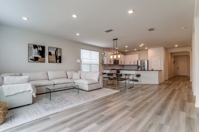 Foto del edificio - 15063 Tethys Wy