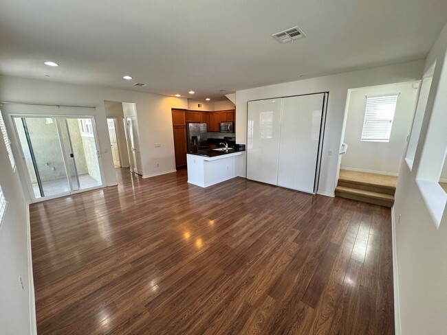 Foto del edificio - Riverpark Townhome