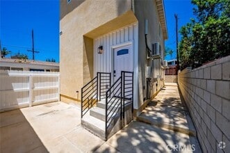 Building Photo - 15005 Badlona Dr