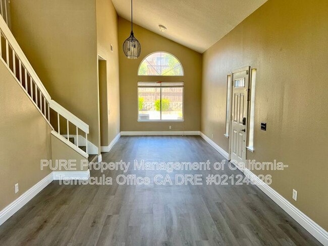 Building Photo - 40093 Ave Venida