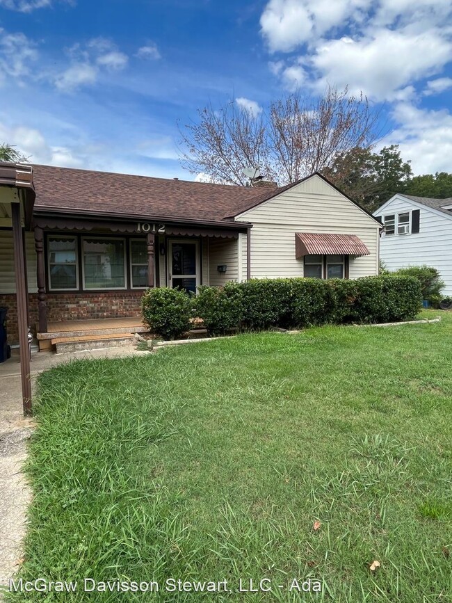 Building Photo - 3 br, 1 bath House - 1012 E 7th