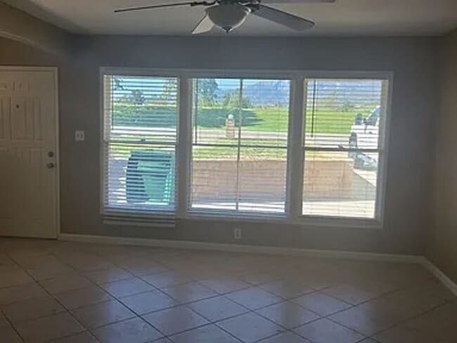Foto del edificio - 1553 E 8th St
