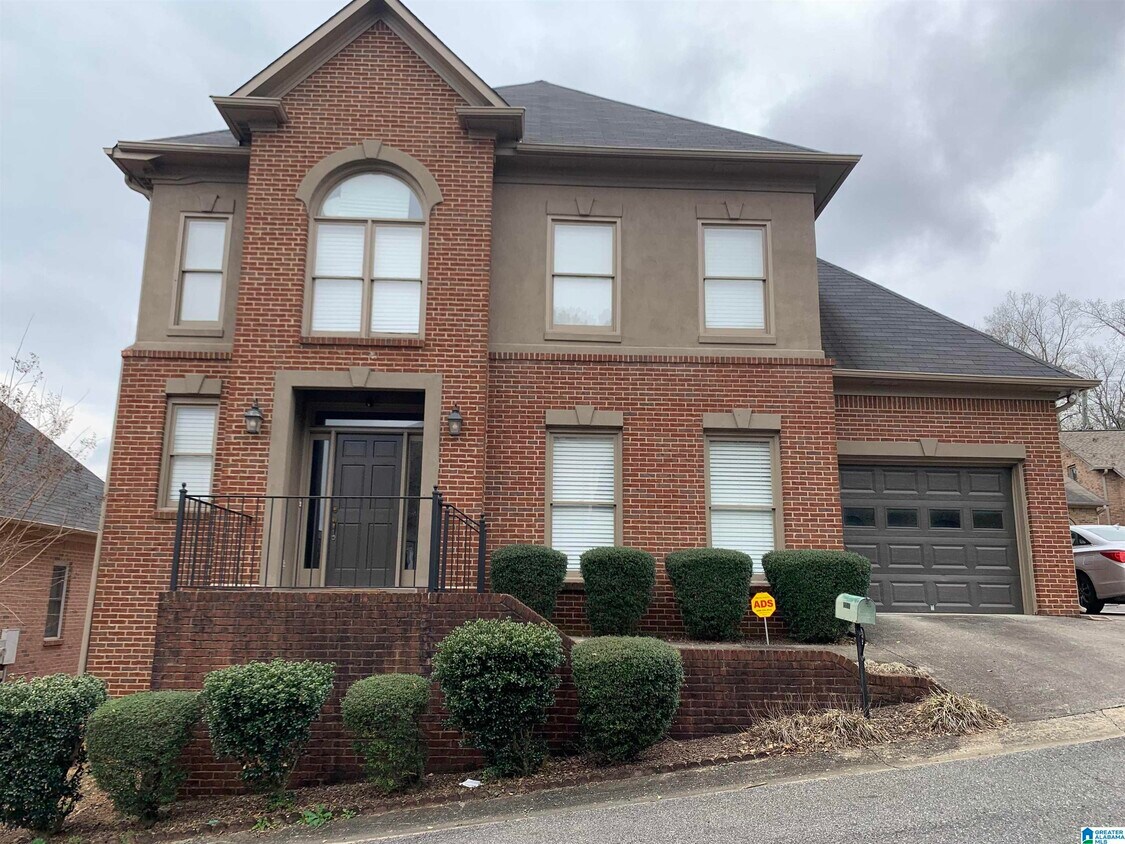 2817 7 Oaks Cir, Vestavia Hills, AL 35216 House Rental in Vestavia