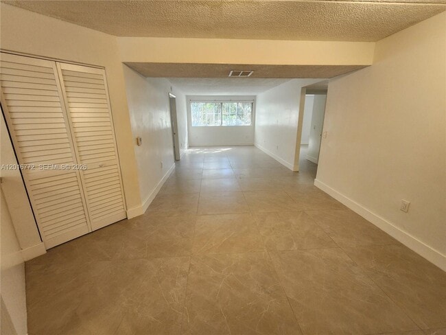 Foto del edificio - 6065 NW 186th St