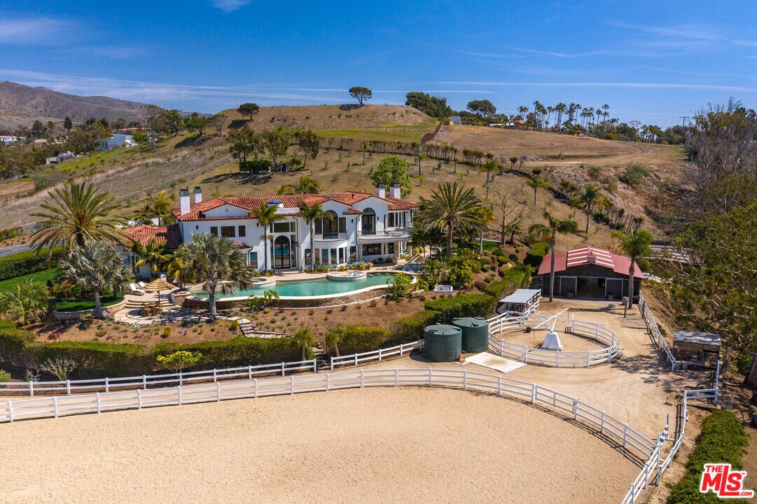 Foto principal - 6020 Bonsall Dr
