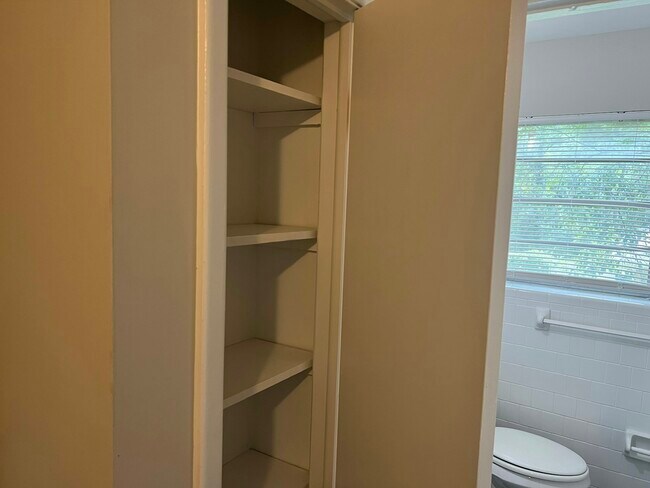 Foto del edificio - 1472 Tulip Pl