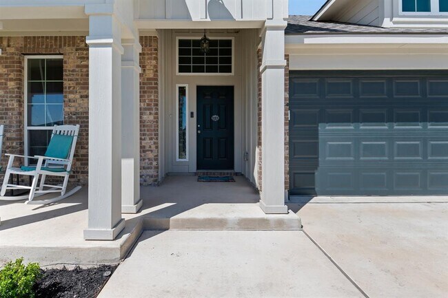 Foto del edificio - 121 Lazy Lizzy Rd