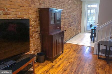 Foto principal - 410 Elm St NW