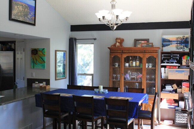 Building Photo - 7155 Delmonico Dr