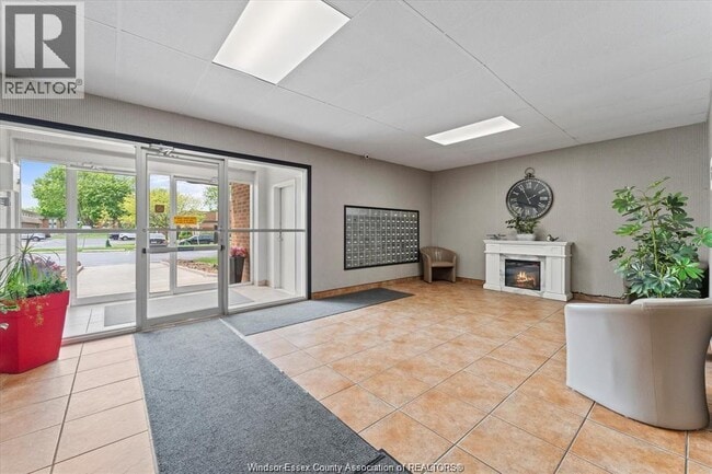 Building Photo - 6574 Thornberry Crescent