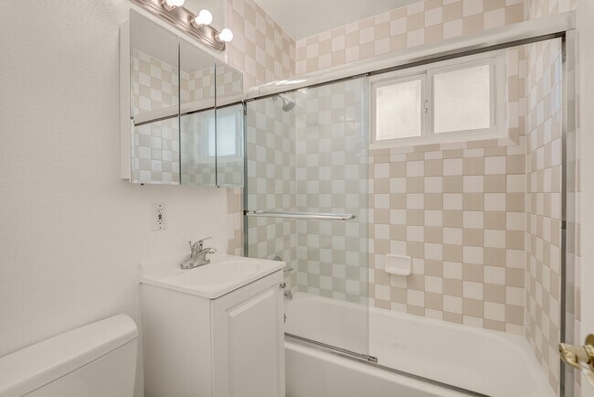 Building Photo - 2371 Sutter Ave