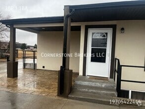 Building Photo - 717 Hospital Rd
