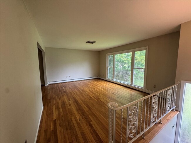 Building Photo - 553 Cross Hill Ln