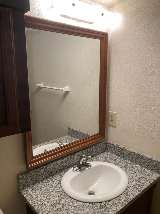 Building Photo - Sunwood Apartments