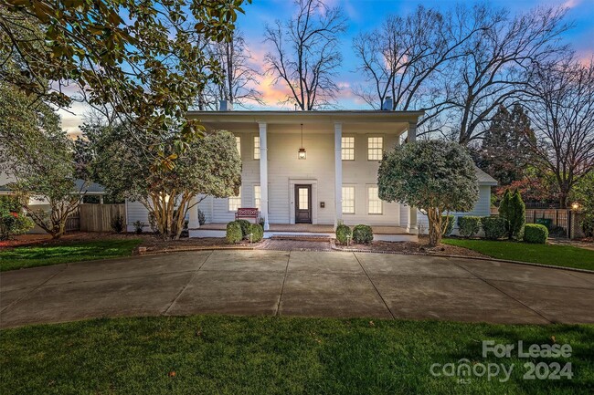 Foto del edificio - 1225 Providence Rd