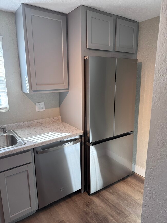 Kitchen - 5190 Washington St